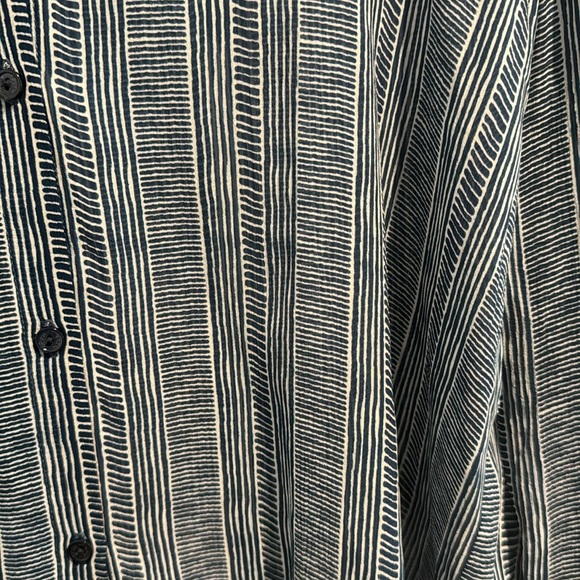ECRU Patterned Top - Picture 2 of 4